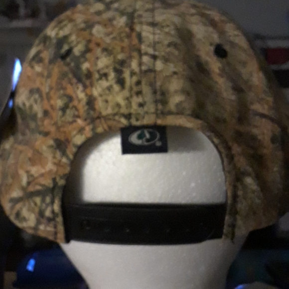 Host Pick🥳💯New camo hat - Picture 2 of 5